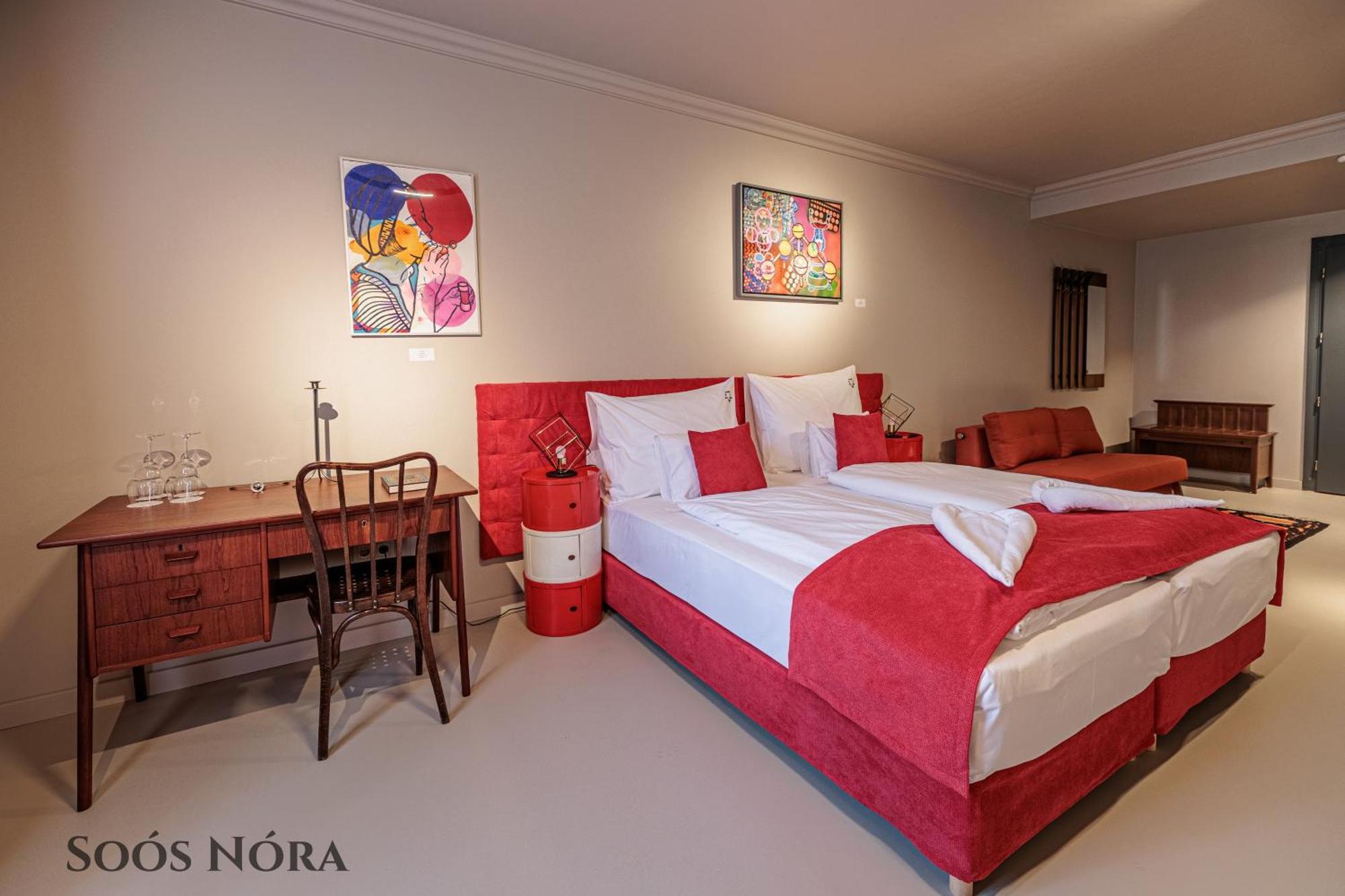Barka Galeria Hotel Es Etterem Tallya Bagian luar foto